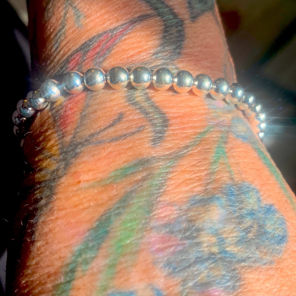 Silver ball bracelet